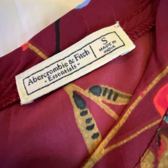 Abercrombie & Fitch Essentials Top Red Flowe Detailed Sleeveless Blouse Size S - Picture 5 of 5